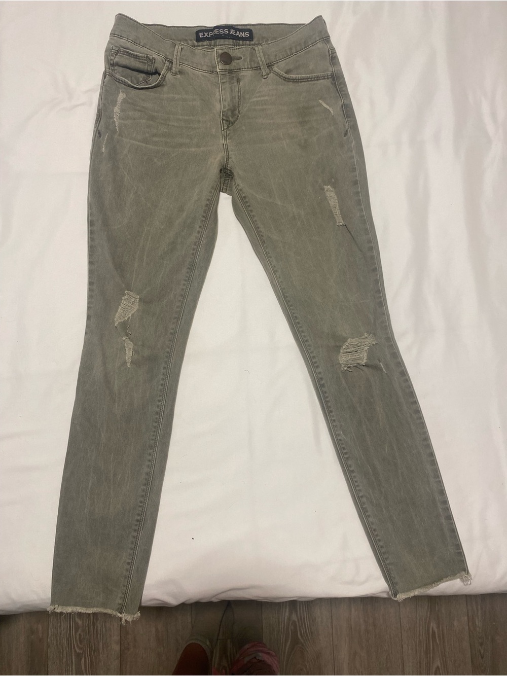 Express Women's Washed Gray Distressed Skinny Jeans